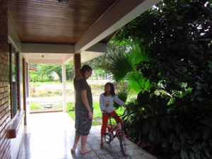 Host sister and volunteer in Costa Rica